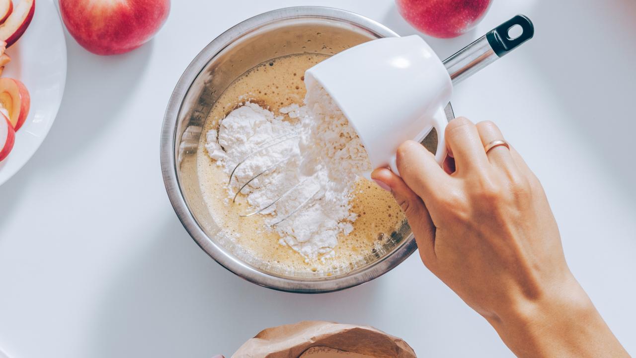 How to Measure Flour Correctly – If You Give a Blonde a Kitchen