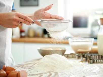 How to Measure Flour - The Baker Chick