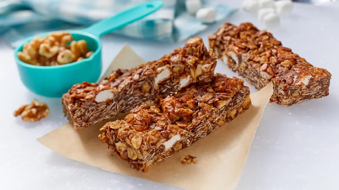 Rocky Road Granola Bars