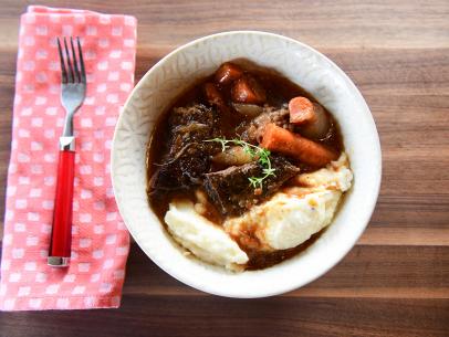 Close-up of Whiskey Pot Roast, as seen on The Pioneer Woman, season 30.