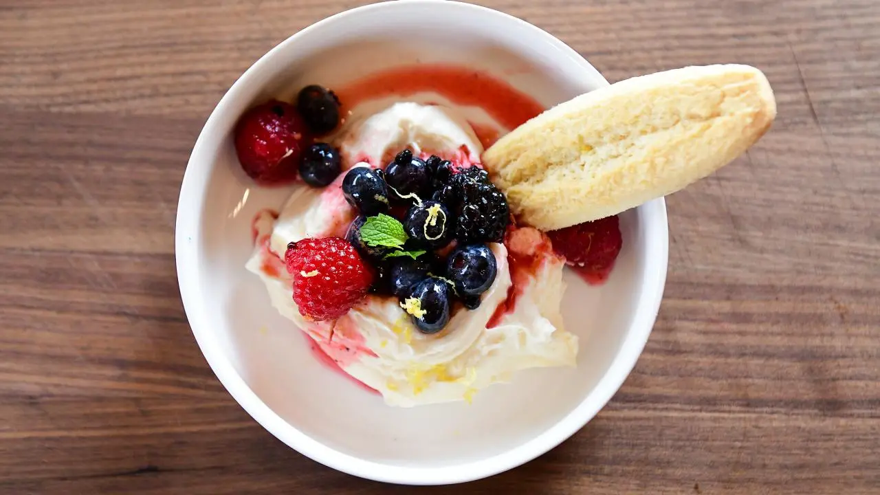 Mascarpone Berry Bowl