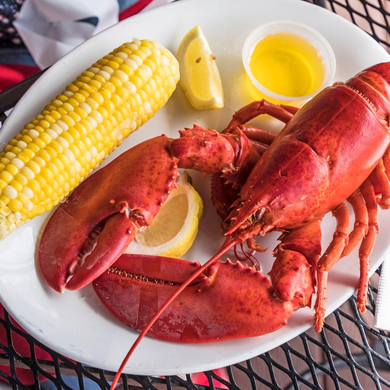 A Guide for Buying and Cooking Lobster : Recipes and Cooking