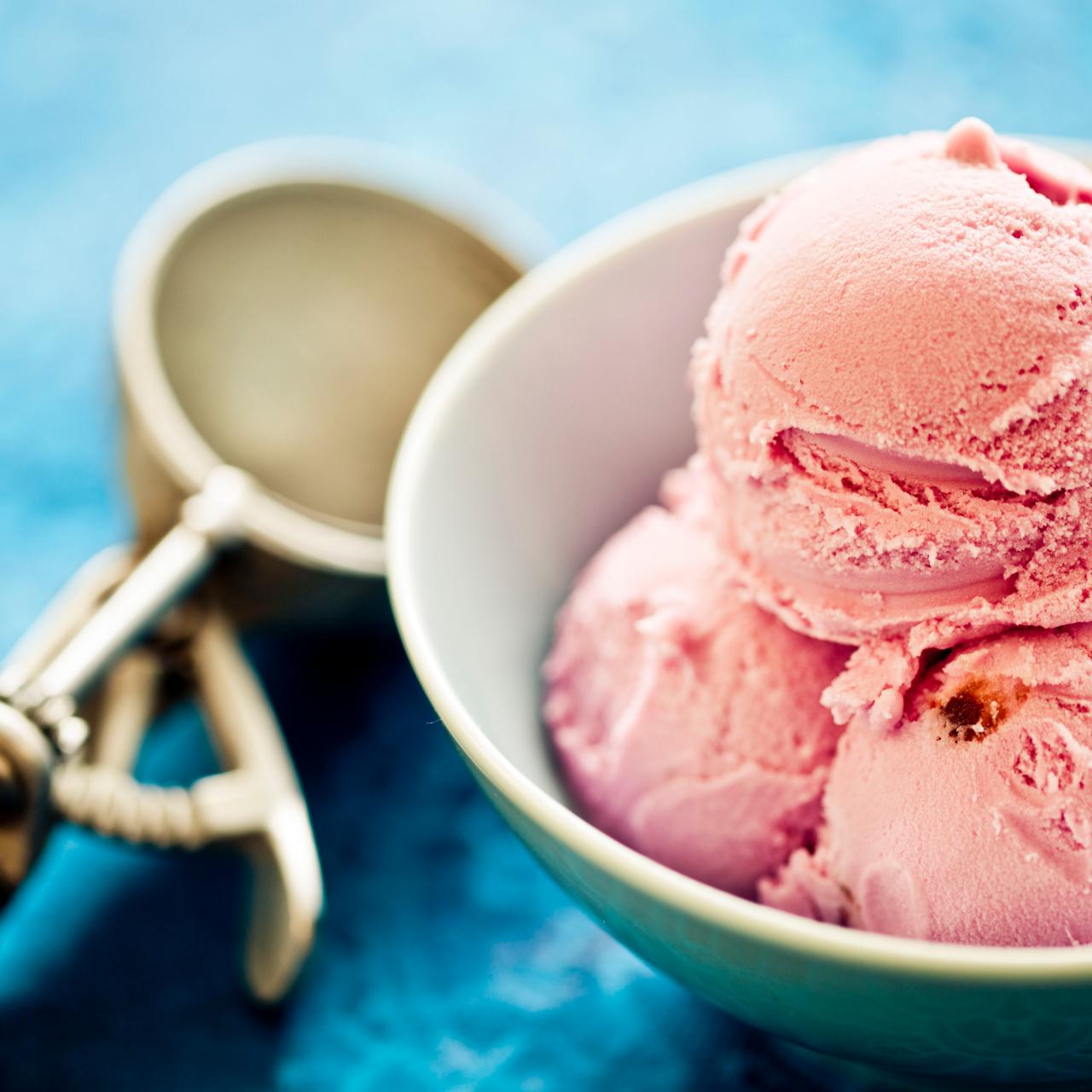 How to Make Ice Cream with an Ice Cream Maker, Cooking School