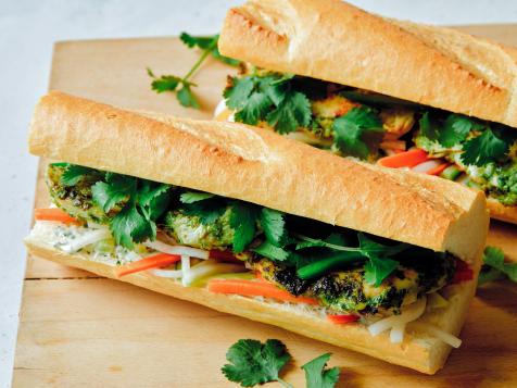 Galangal Chicken Bánh Mì