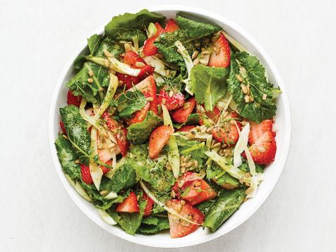 Kale Salad with Strawberries and Fennel