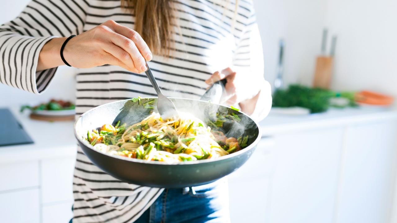 The Best Non-Toxic Cookware Brands, According to Thousands of