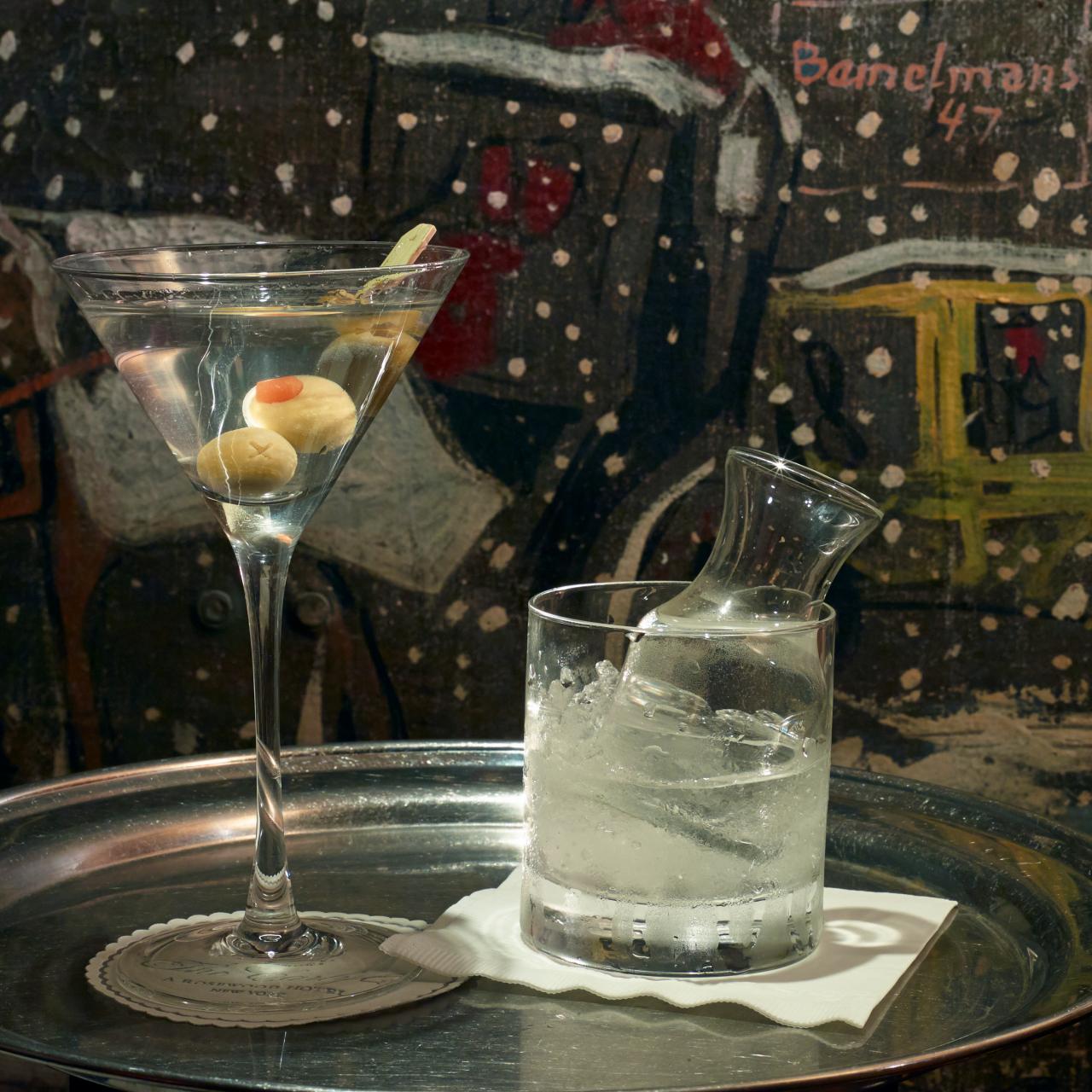 https://food.fnr.sndimg.com/content/dam/images/food/fullset/2022/05/03/bemelmans-martini-setup.jpg.rend.hgtvcom.1280.1280.suffix/1651612195058.jpeg