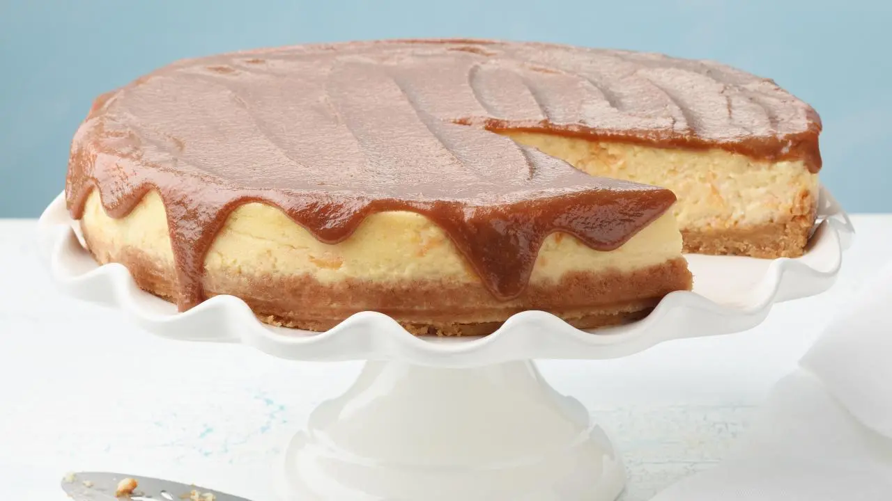 Cheddar Cheesecake with Apple Butter Caramel