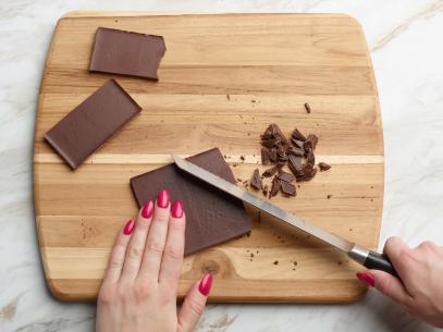 How To Melt Chocolate (Two Foolproof Methods)