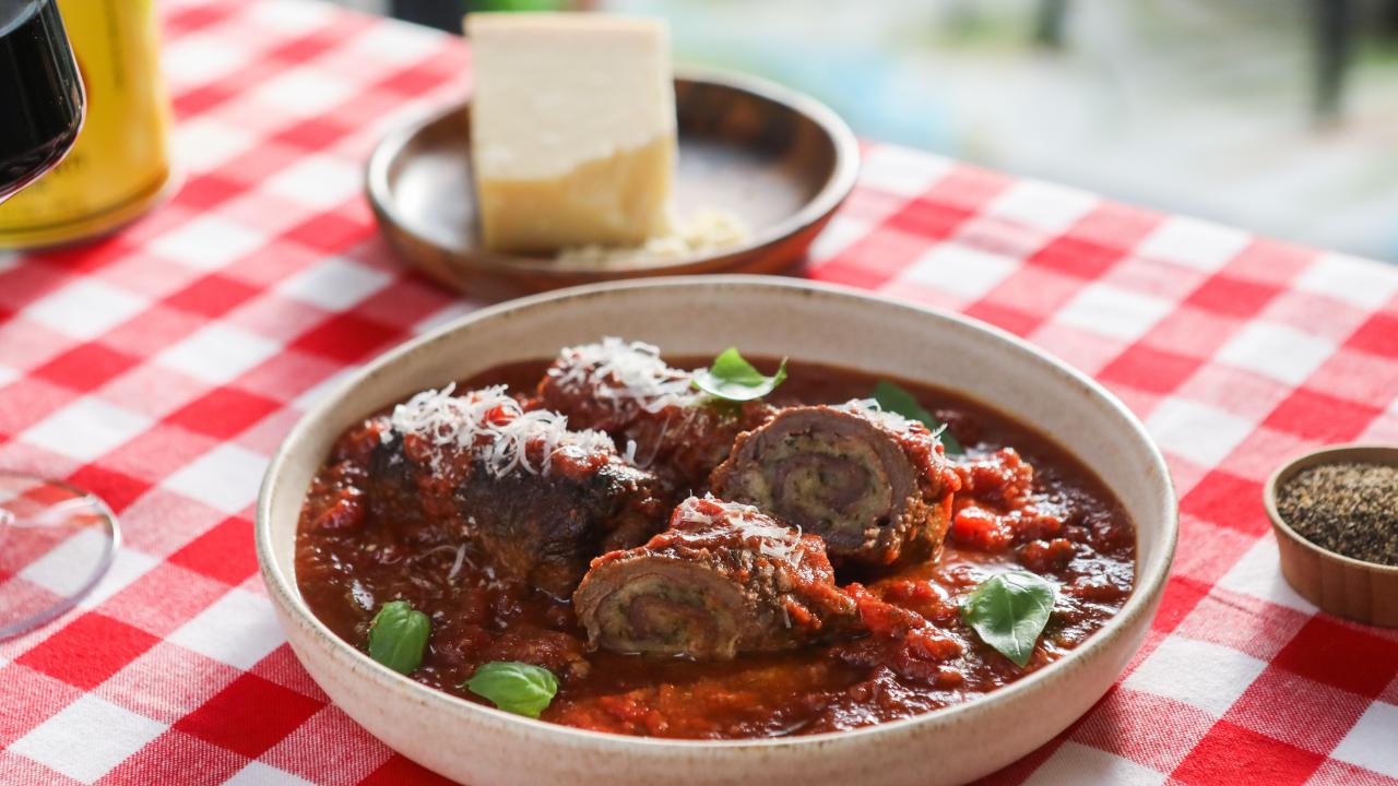 https://food.fnr.sndimg.com/content/dam/images/food/fullset/2022/06/08/VB1308-valerie-bertinelli-beef-braciole.jpg.rend.hgtvcom.1280.720.suffix/1654722060807.jpeg