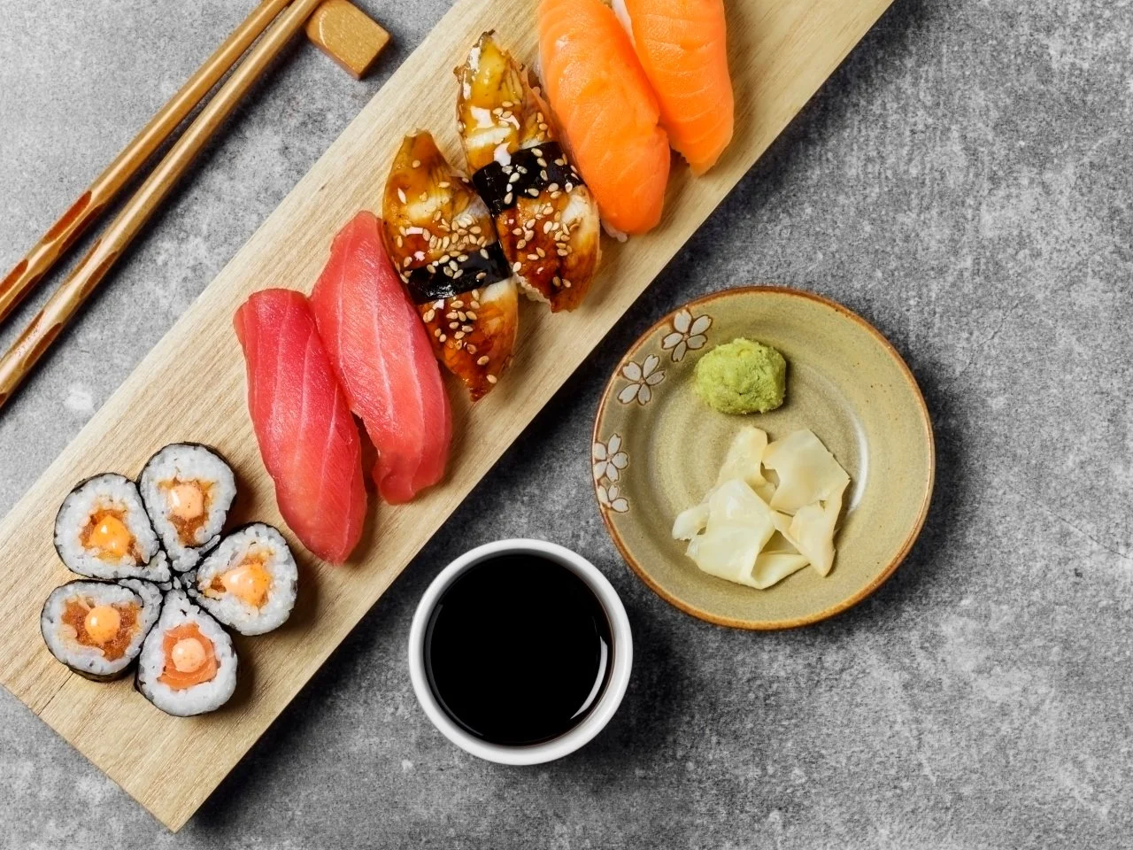 Sushi with wasabi discount