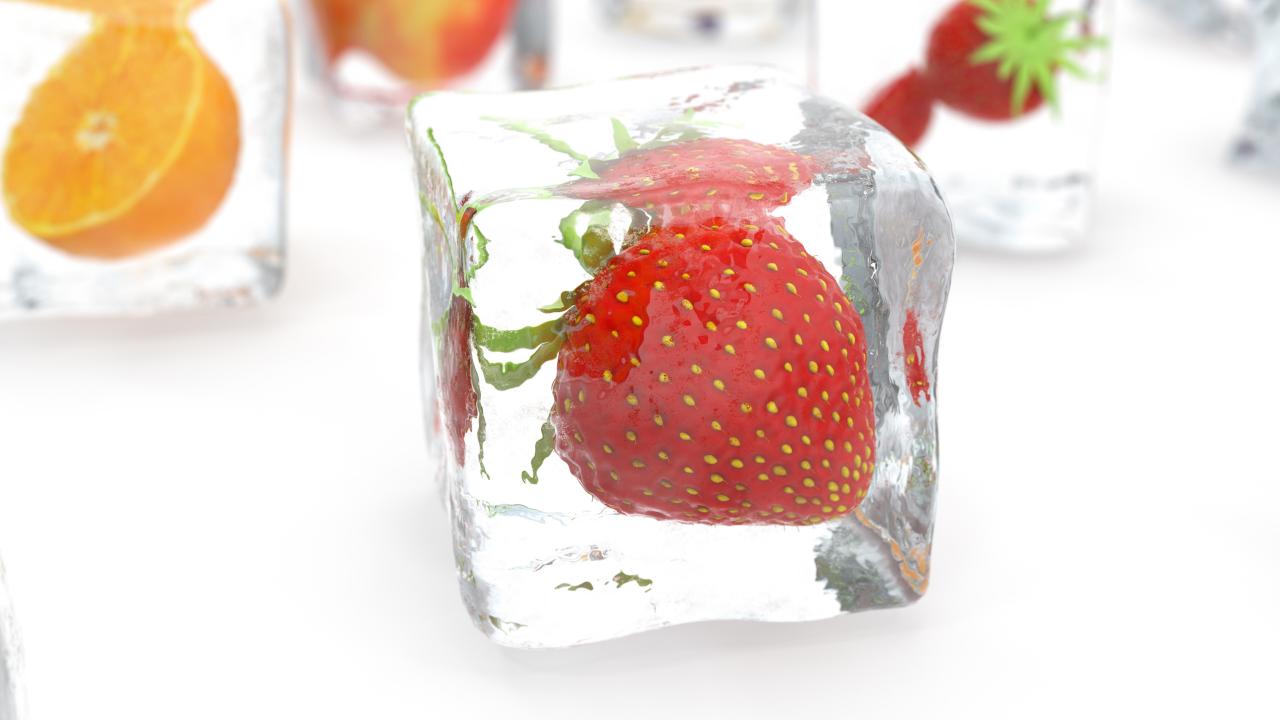 https://food.fnr.sndimg.com/content/dam/images/food/fullset/2022/07/07/clear-ice-with-fruit-in-it.jpg.rend.hgtvcom.1280.720.suffix/1657227313690.jpeg