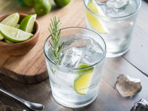 https://food.fnr.sndimg.com/content/dam/images/food/fullset/2022/07/07/gin-and-tonic-with-clear-ice.jpg.rend.hgtvcom.476.357.suffix/1657227314060.jpeg