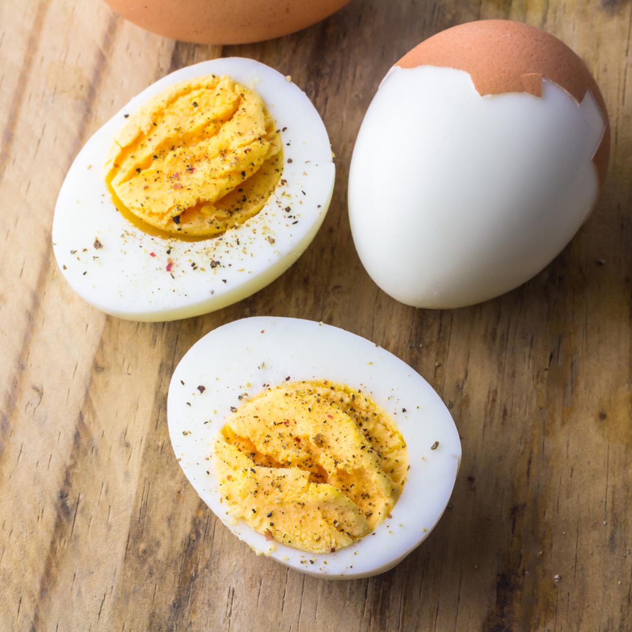 How to Peel Hard Boiled Eggs - FeelGoodFoodie