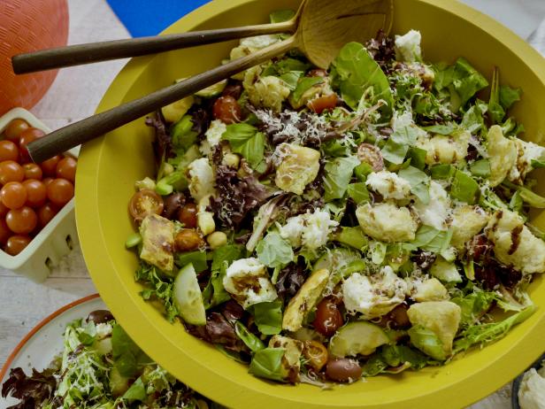 Meet the Solon mom going viral for her lobster salad school lunch