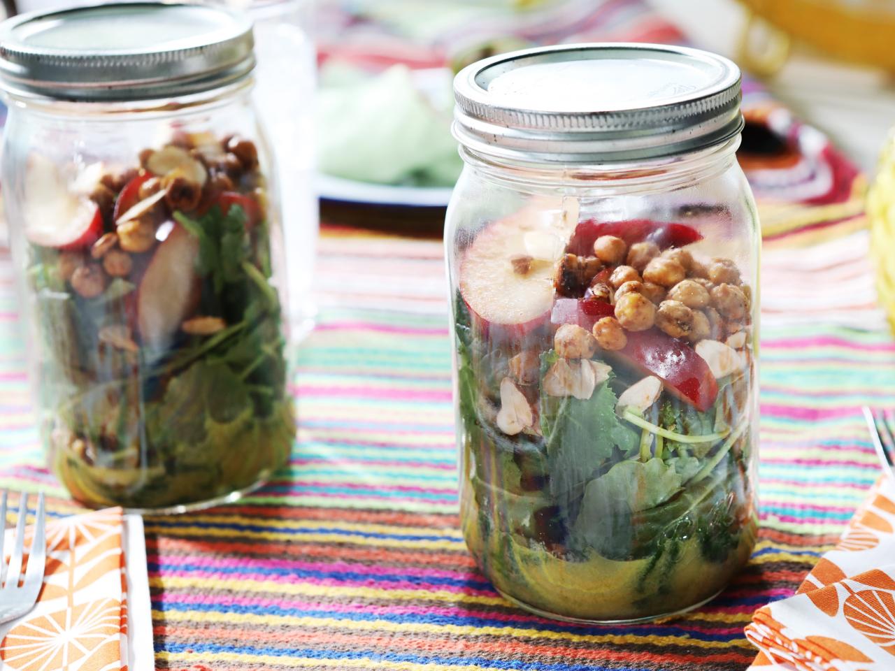 Simple Mason Jar Salad - A Pretty Life In The Suburbs