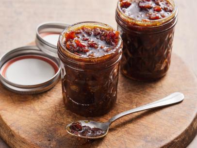 Description: Kardea Brown's Homemade Bacon Jam. Keywords: Bacon, Molasses, Honey, Sherry Wine, Garlic, Shallots