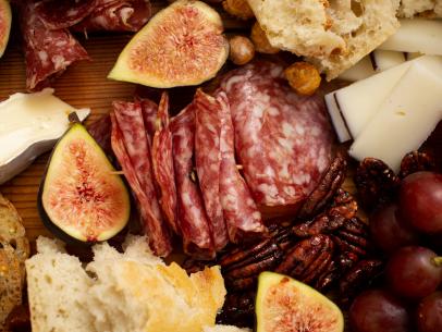 How To Make a Perfect Charcuterie Board
