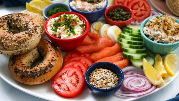 This Yom Kippur, Break Your Fast With a Make-Ahead Bagel Board
