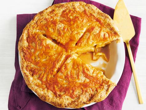 Apple–Cheddar Pie