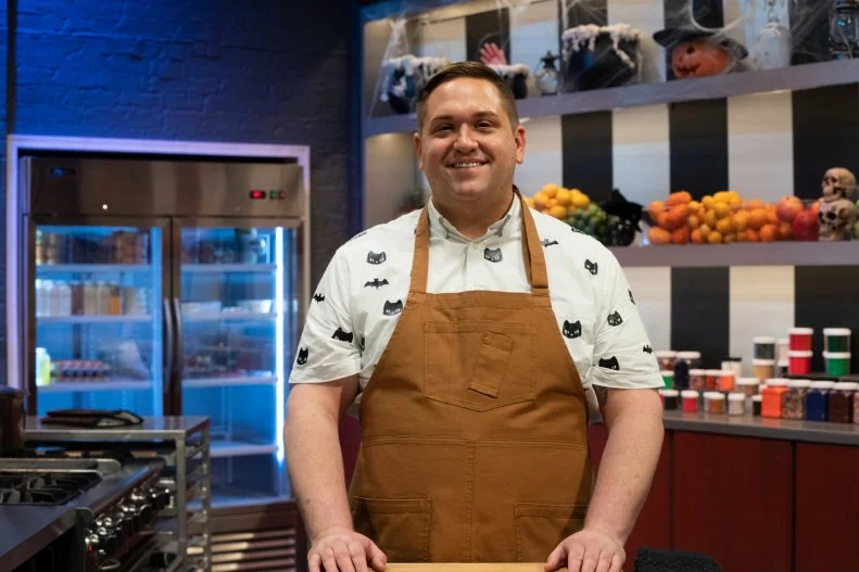 Contestant Pete Hutchinson, as seen on  Halloween Cookie Challenge, Season 1.