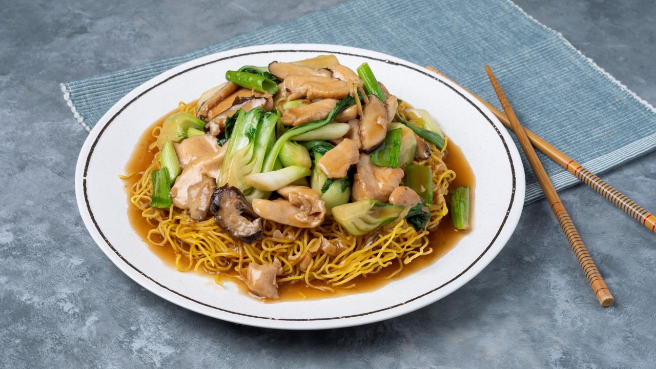 Hong Kong-Style Crispy Chicken Chow Mein