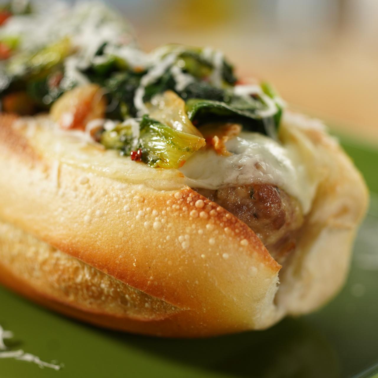 https://food.fnr.sndimg.com/content/dam/images/food/fullset/2022/10/17/KC3205-geoffrey-zakarian-italian-wedding-meatball-sub-sandwich_4x3.JPG.rend.hgtvcom.1280.1280.suffix/1666025278049.jpeg