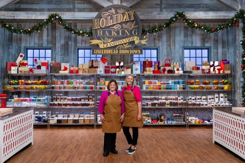 Contestants Cheryl Brookhouzen and Missy Comerford, portrait, as seen on Holiday Baking Championship Gingerbread Showdown, Season 2.