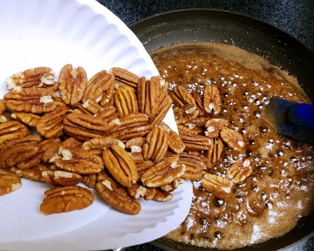 Steps to candy pecans in a sugar glaze