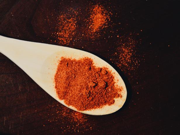 Cayenne Versus Chili Powder: What’s the Difference? | Cooking School ...