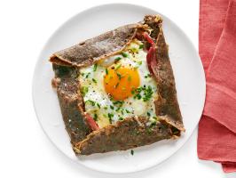 Buckwheat Crepes With Ham and Cheese