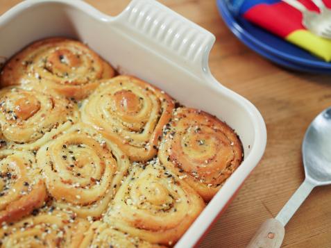 Everything Bagel Cream Cheese Rolls