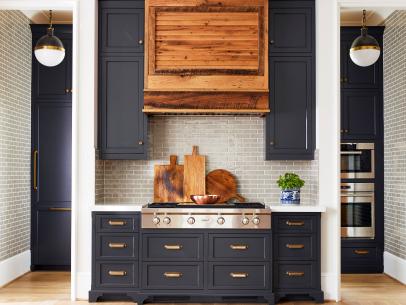 https://food.fnr.sndimg.com/content/dam/images/food/fullset/2023/1/04/FNM_010123-Kitchen-Report-Wooden-Hoods_s4x3.jpg.rend.hgtvcom.406.305.suffix/1672869714762.jpeg