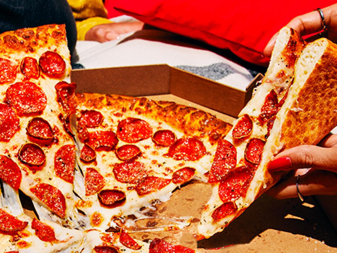 Pizza Hut Celebrates Pizza History by Bringing Back The Big New Yorker