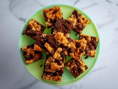 If you can&rsquo;t decide whether to make brownies or cookies, how about a mash-up of the two&mdash;brookies?