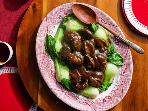 Abalone and Shiitake Mushrooms in Brown Gravy with Bok Choy