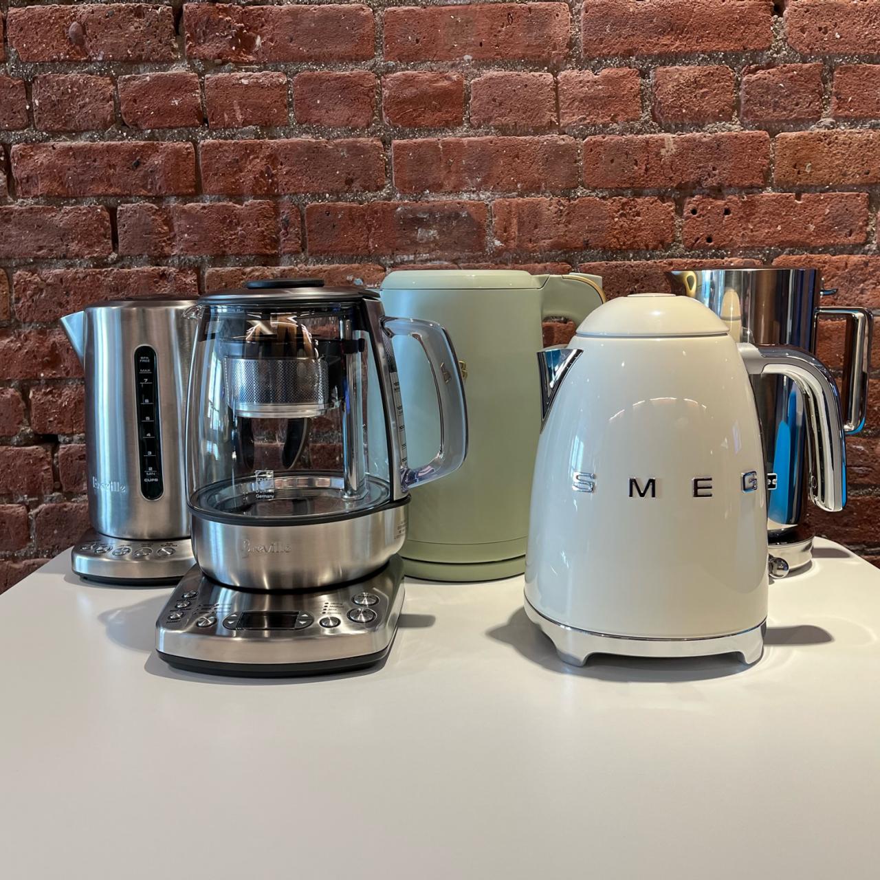 How to Clean an Electric Kettle: 5 Quick & Easy Ways