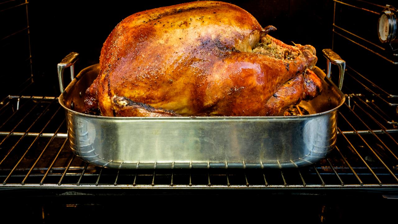 A Pan for the Turkey, and a Casserole Too - The New York Times