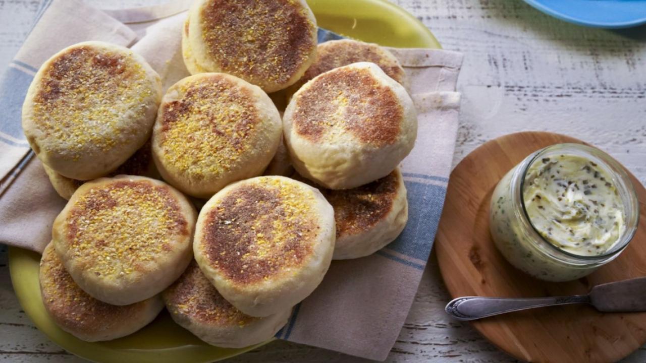 https://food.fnr.sndimg.com/content/dam/images/food/fullset/2023/11/16/MW1401-molly-yeh-homemade-english-muffins-with-chive-butter_s4x3.jpg.rend.hgtvcom.1280.720.suffix/1700150779514.jpeg