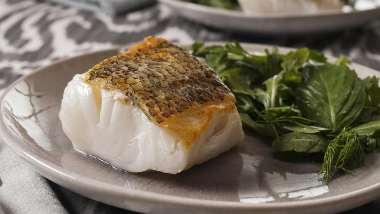 have you ever tried making fish in parchment? #easyrecipe #dinnerideas