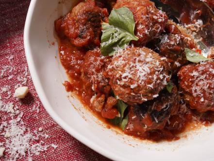 Classic Meatballs with Tomato Sauce Recipe | Geoffrey Zakarian | Food ...