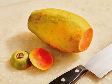 How to Cut Papaya & Remove the Seeds {Slices & Cubes} - FeelGoodFoodie