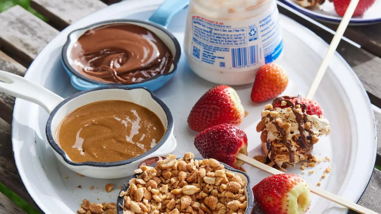Peanut Butter and Strawberry Campfire Bites