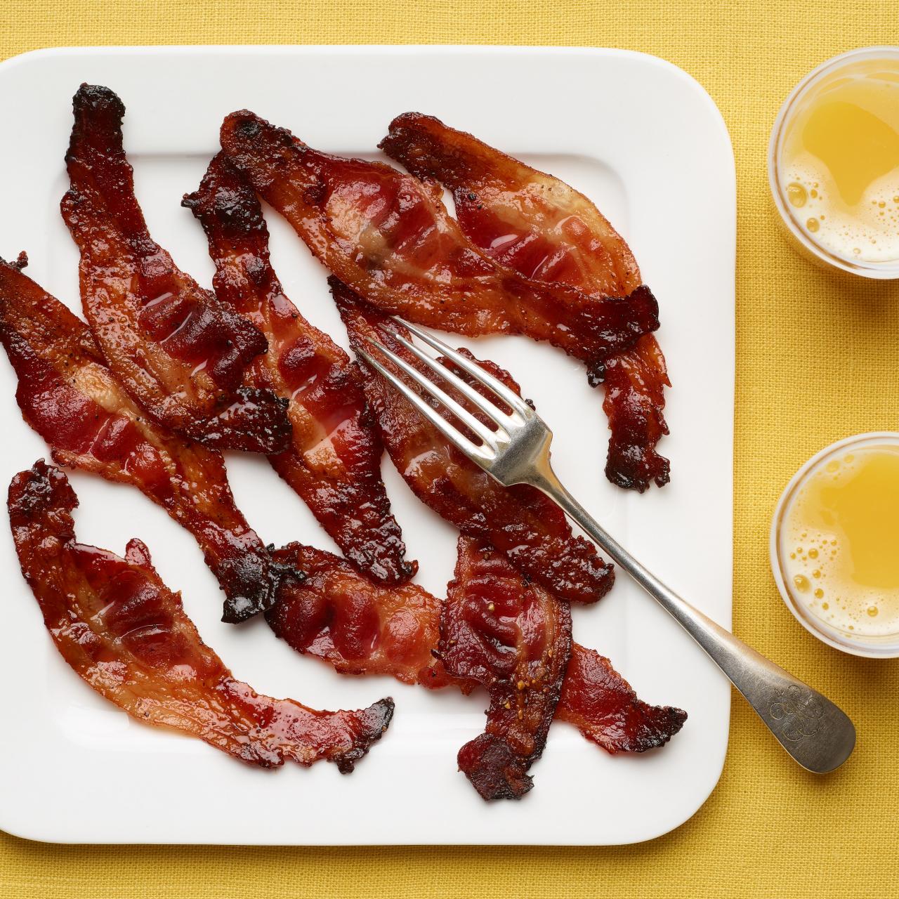 Shoppers Say This Pan Is the Best Way to Cook Bacon