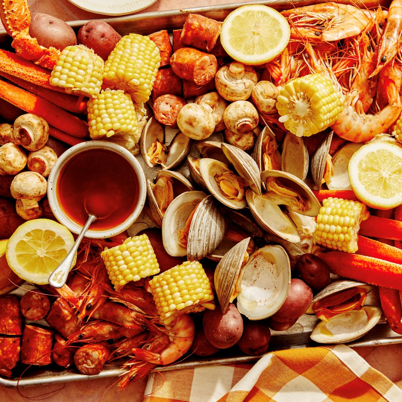 Cajun Seafood Boil: how to host and recipes for success