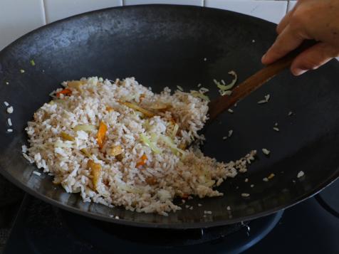 Why You Need a Wok and How to Buy the Best One