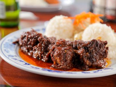 Braised Short Ribs as served at Rutt's Hawaiian Cafe, located in Los Angeles, California, as seen on Triple D Nation, Season 5.
