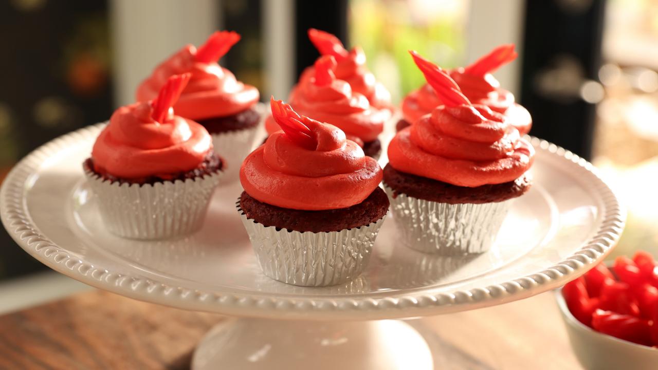 7 Liquorice cakes ideas | licorice cake, cupcake cakes, liquorice allsorts