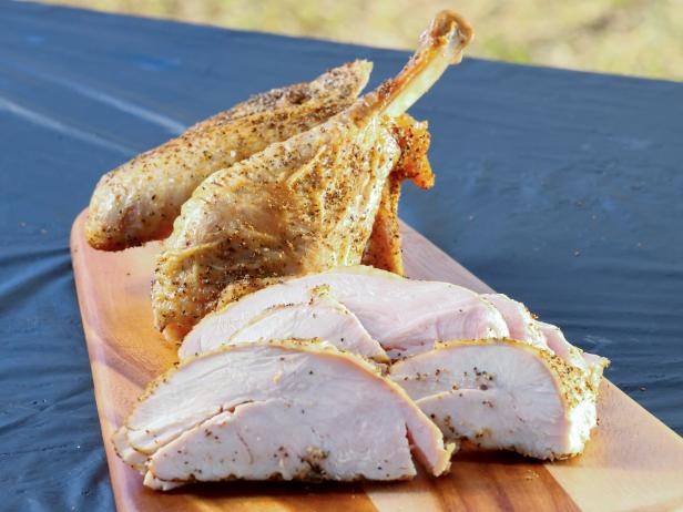 Smoked Turkey Recipe - Dinner at the Zoo