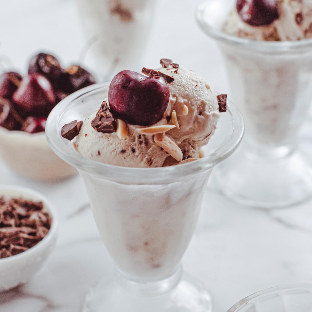 No-Churn Chocolate Chunk Ice Cream – Modern Honey